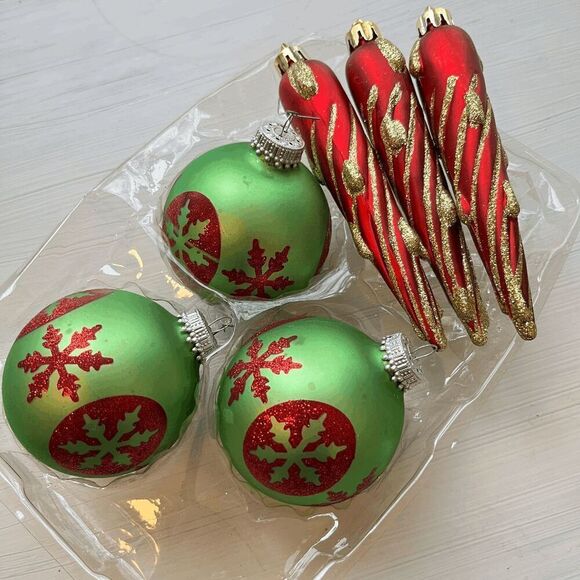 Vintage Green & Red Glass Ornaments Set of 6 Glittered Snowflake & Icicle - Picture 1 of 5